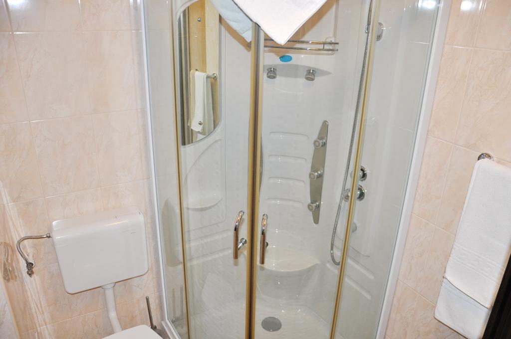 Hotel Thomas Bucureşti Rom bilde